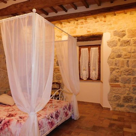 Sognare Nel Castello Hotel Monteriggioni Eksteriør billede
