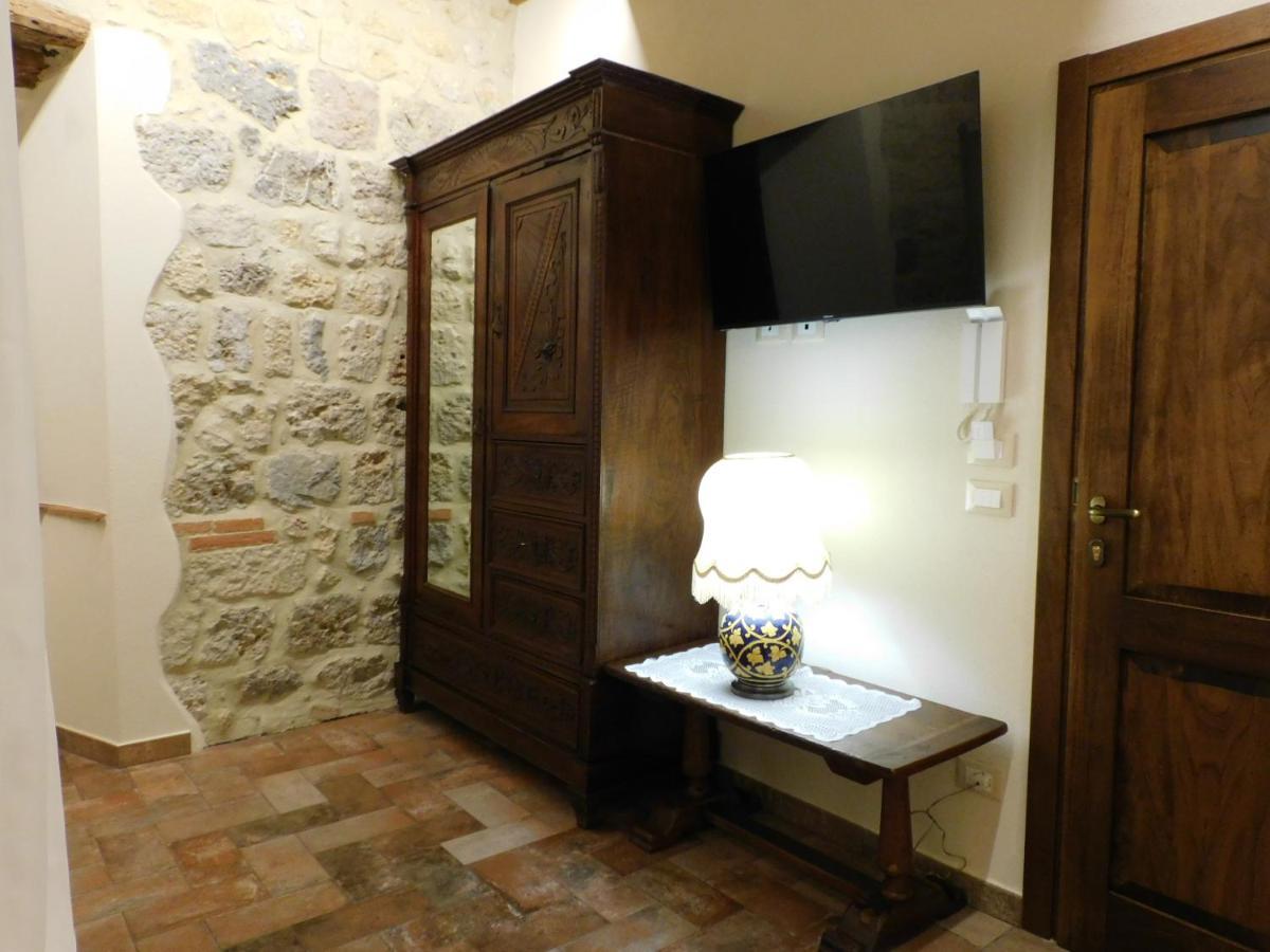 Sognare Nel Castello Hotel Monteriggioni Eksteriør billede