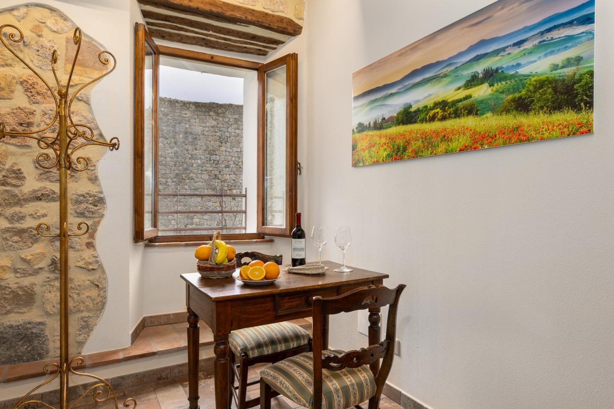Sognare Nel Castello Hotel Monteriggioni Eksteriør billede