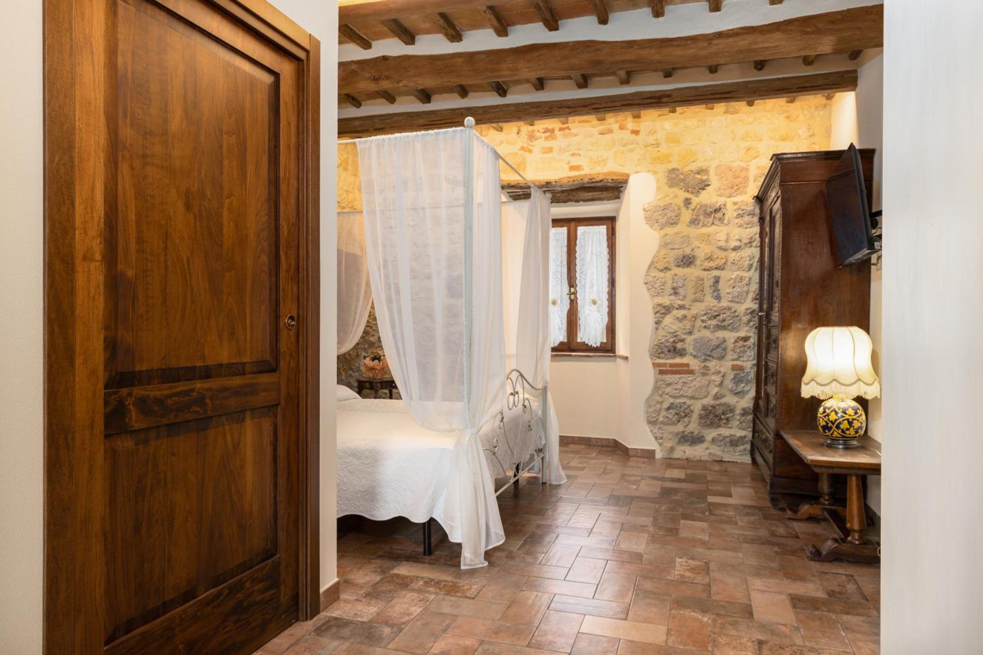 Sognare Nel Castello Hotel Monteriggioni Eksteriør billede