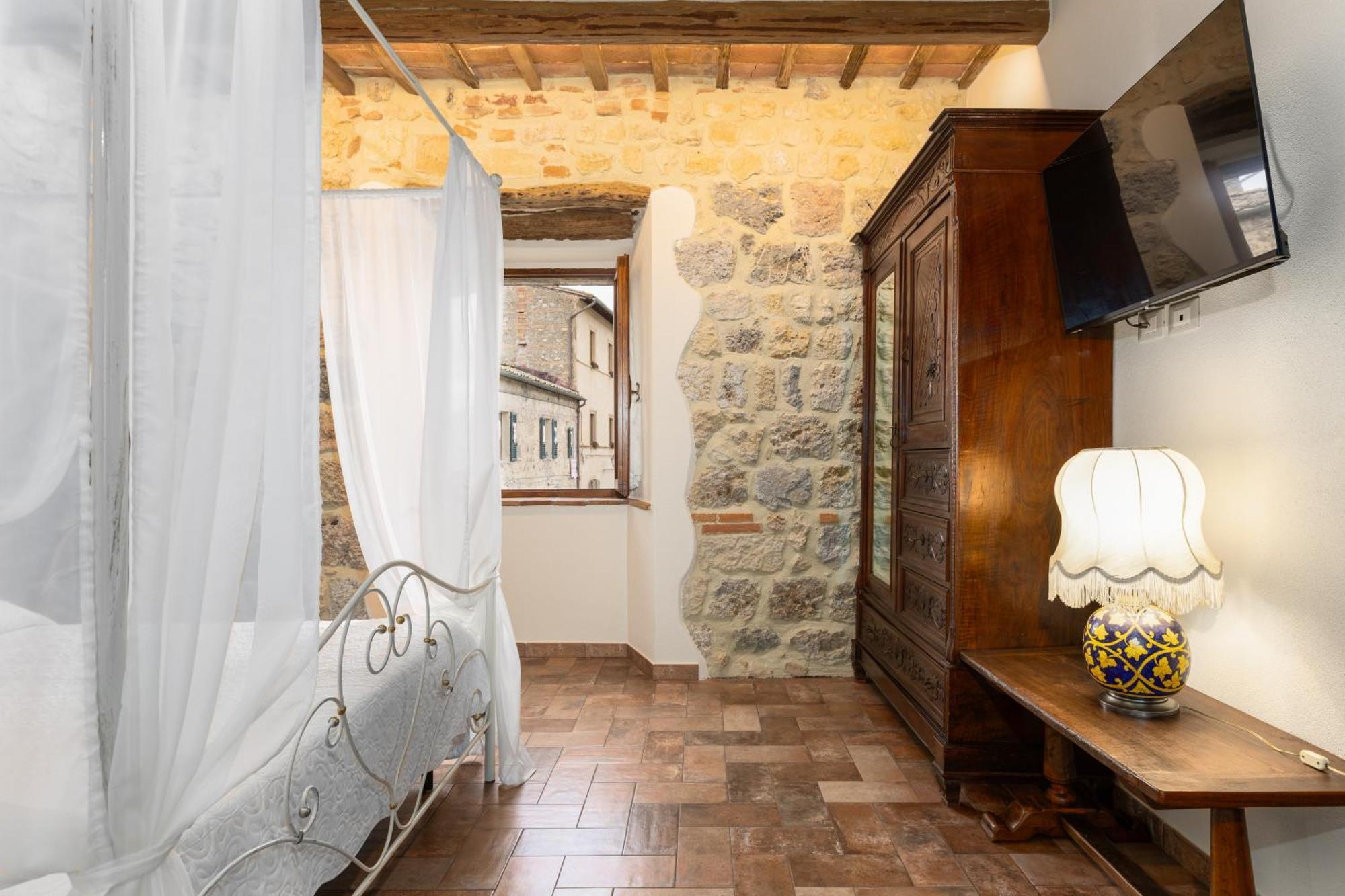 Sognare Nel Castello Hotel Monteriggioni Eksteriør billede